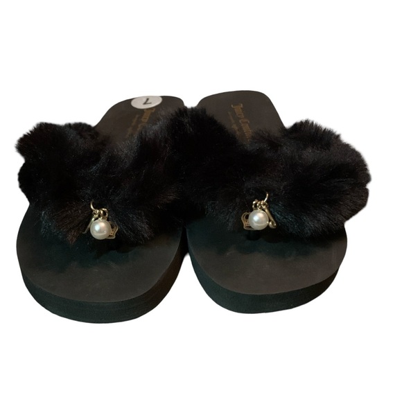 NEW! JUICY COUTURE Fur Pearl/Charm Flip Flops Black Sz 7 - Picture 2 of 4